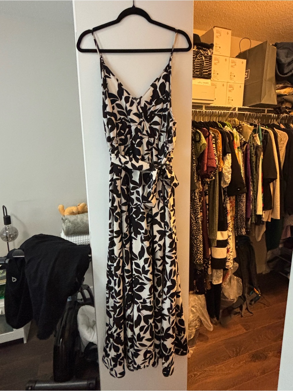 SHEIN Black and White Leaf-Print Spaghetti Strap Maxi Dress